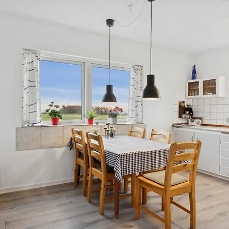 On Large Grounds With Beautiful View Villa