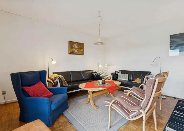 On Large Grounds With Beautiful View * Nordenbro Vesteregn